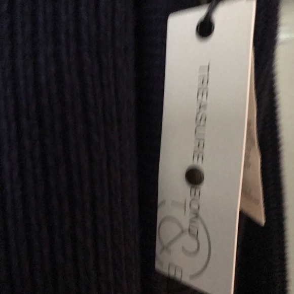 Sweater - Picture 2 of 4